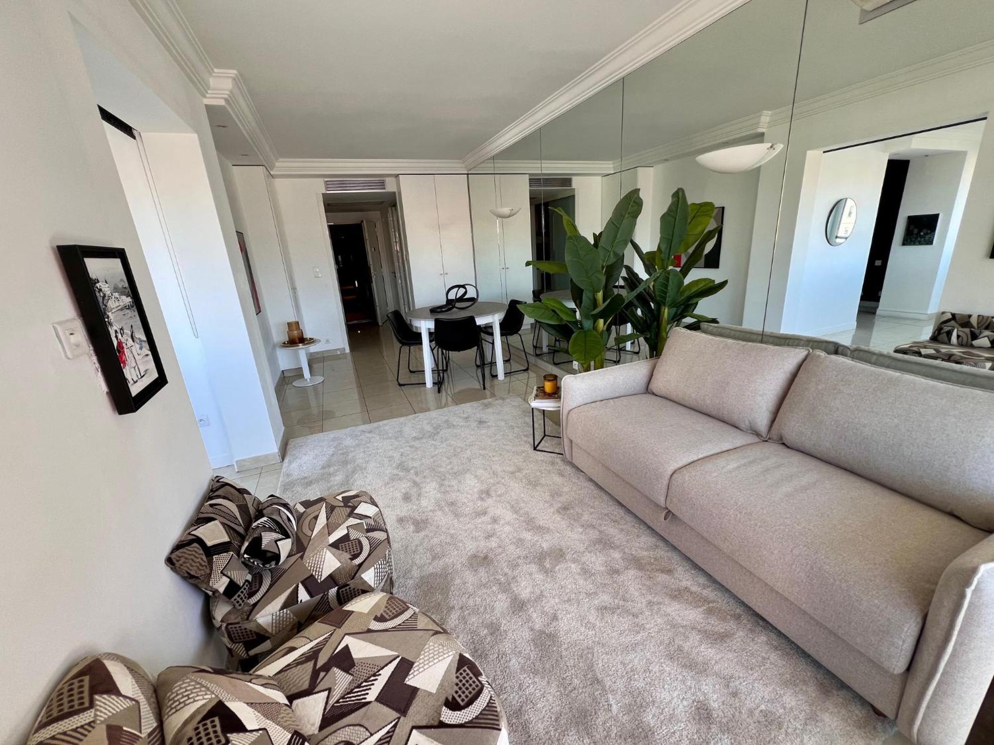 Agence Aici - Appartements Gray D'Albion Канны Экстерьер фото